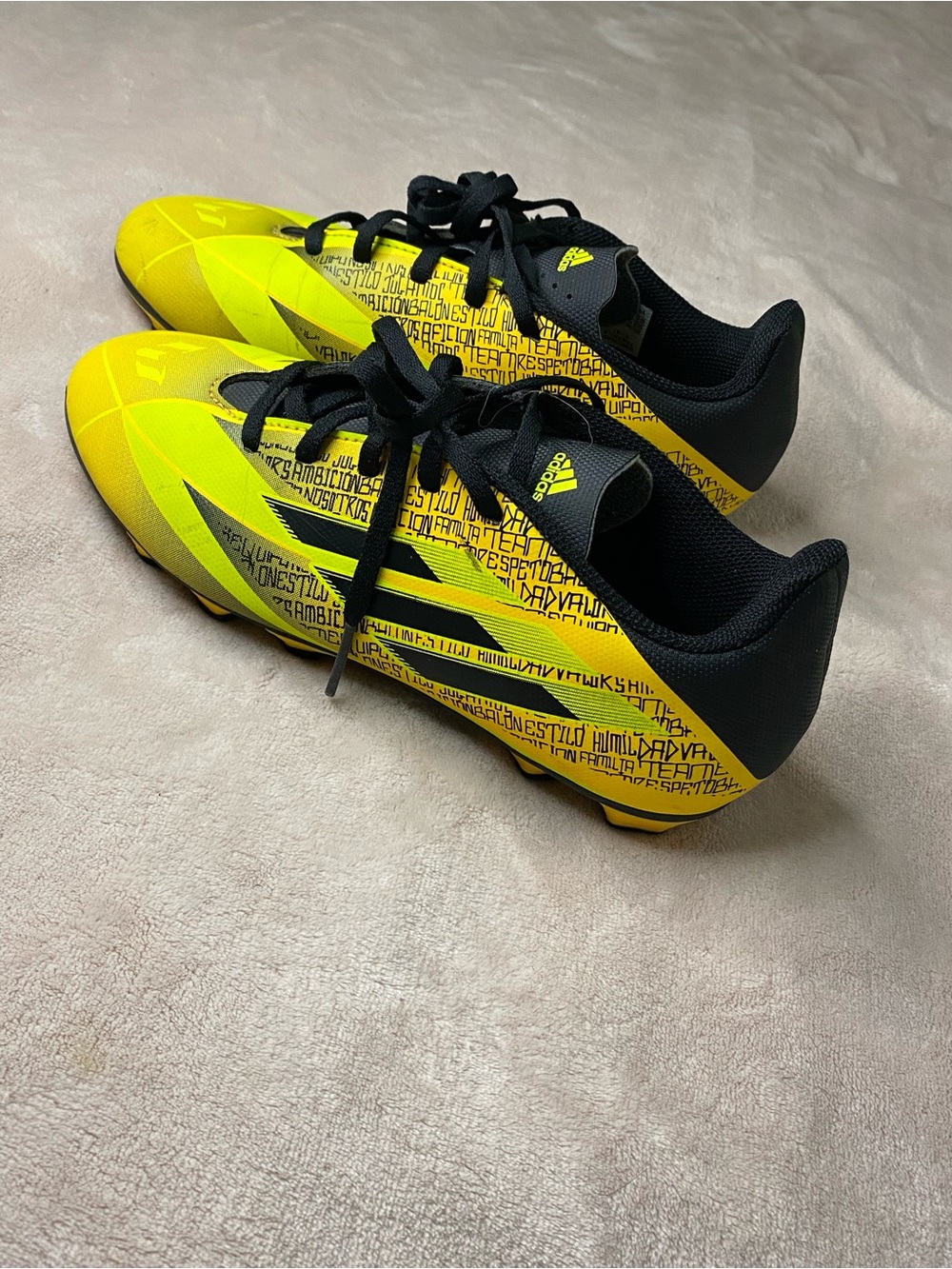Adidas Messi soccer kids shoes size 4